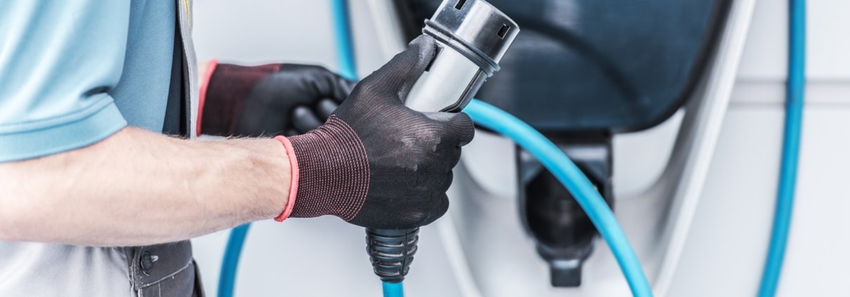 Cómo instalar un cargador de coche eléctrico