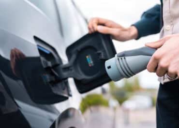 ¿Qué mantenimiento y seguridad necesita un cargador de coche eléctrico?