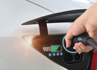 ¿Qué potencia necesito para cargar un coche eléctrico en casa?